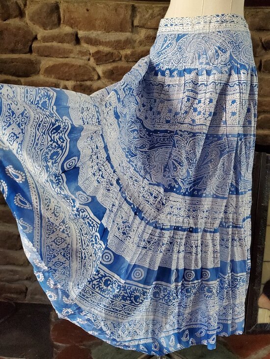 Jones New York Dresses & Skirts - Jones New York Sport Cotton Maxi Skirt Size 8 Blue Paisley Tiered Lagenlook Long